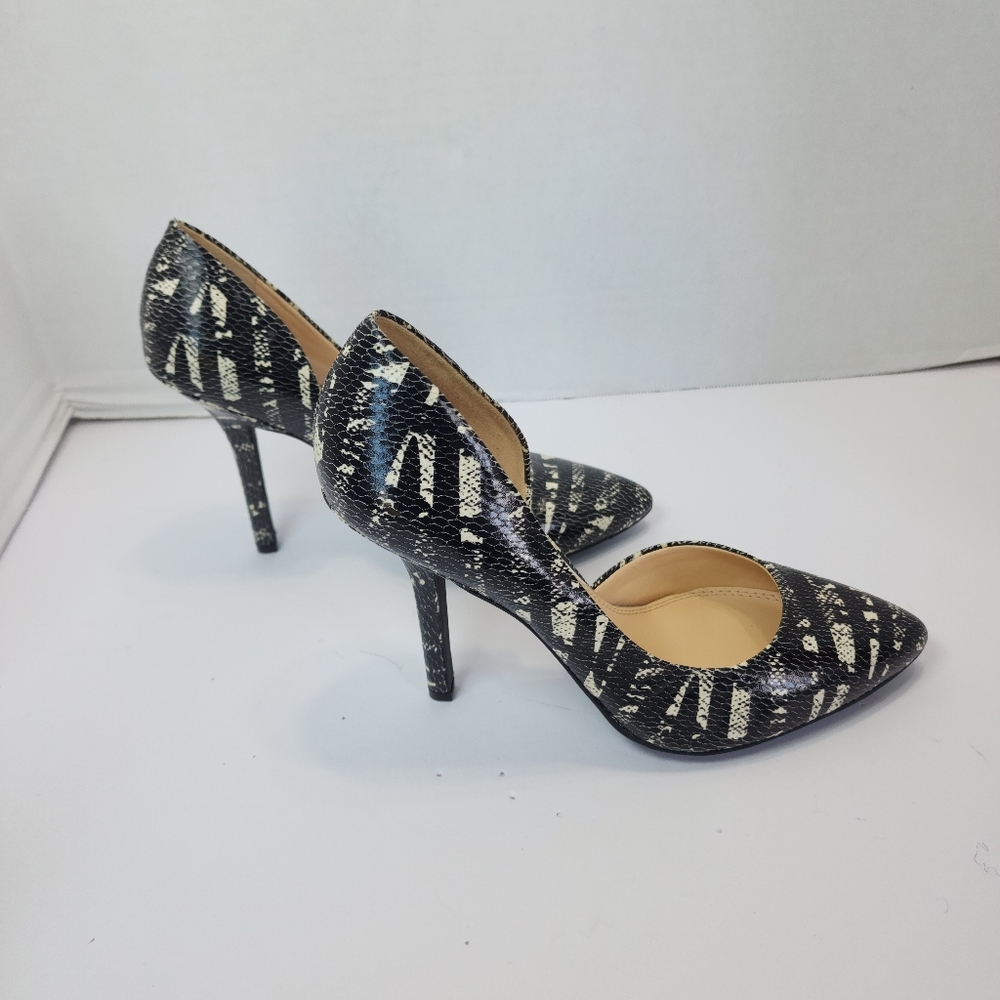 BCBG Paris Jaze D' Osay Black White Women Pump Heel Height 4" Size 9